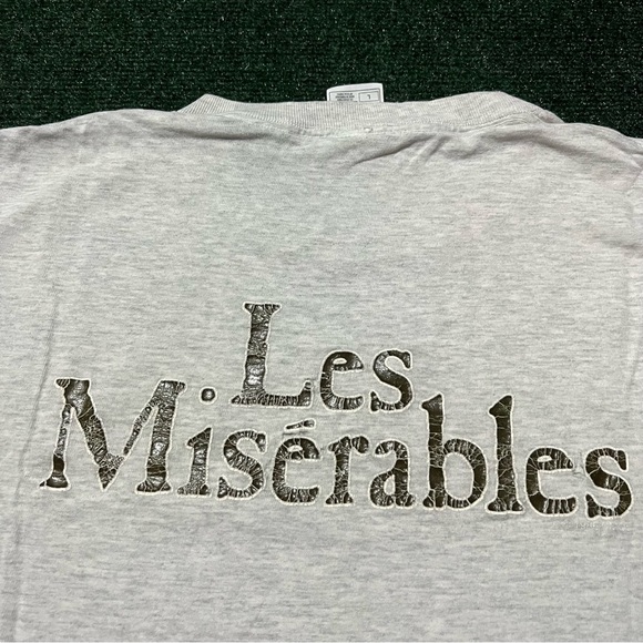 Vintage Y2K Les Miserables T-Shirt Gray London Broadway Musical Size L 21X28 - Picture 7 of 10